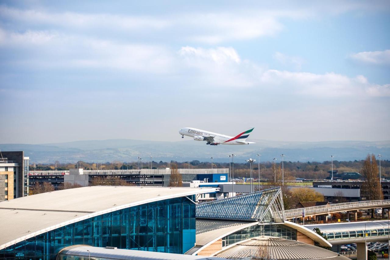 Holiday Inn Manchester Airport, An Ihg Hotel Hale  Exterior foto